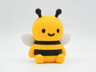 Knitted Bee photo 2