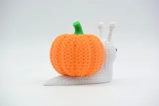 Knitted Halloween Pumpkin Snail photo 3